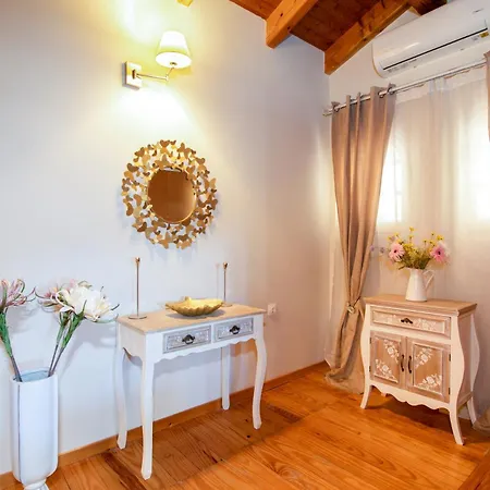 Victoria By Corfuescapes *