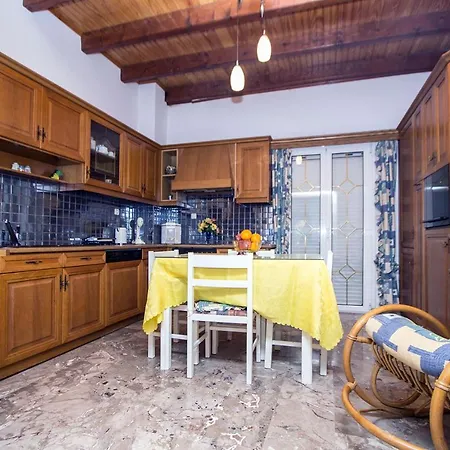 Apartment Victoria Corfu *