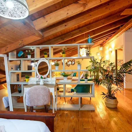 Lägenhet Victoria By Corfuescapes *